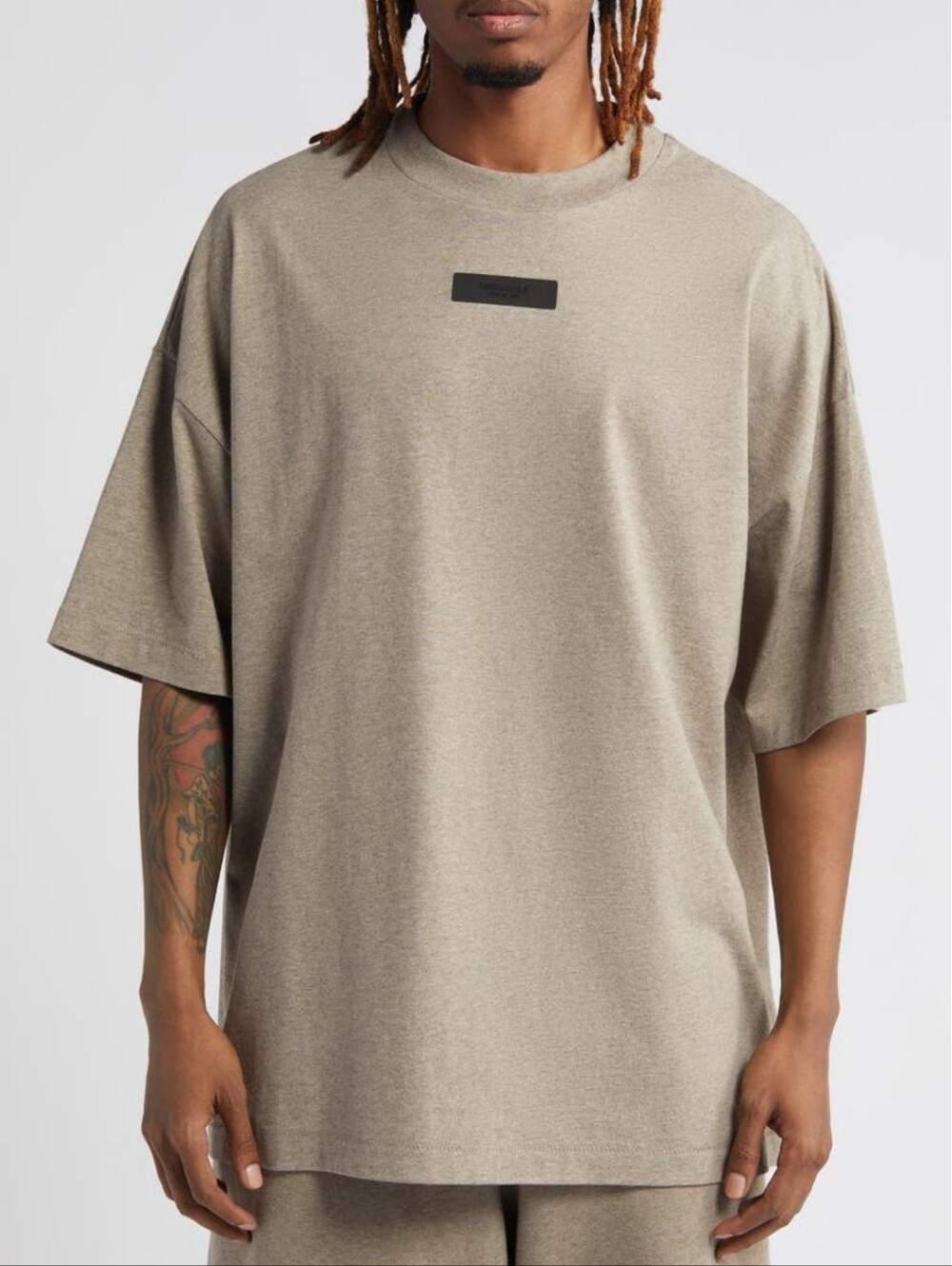 FEAR OF GOD ESSENTIALS LOGO COTTON T-SHIRT IN HEATHER GREY /SZ:MEDIUM